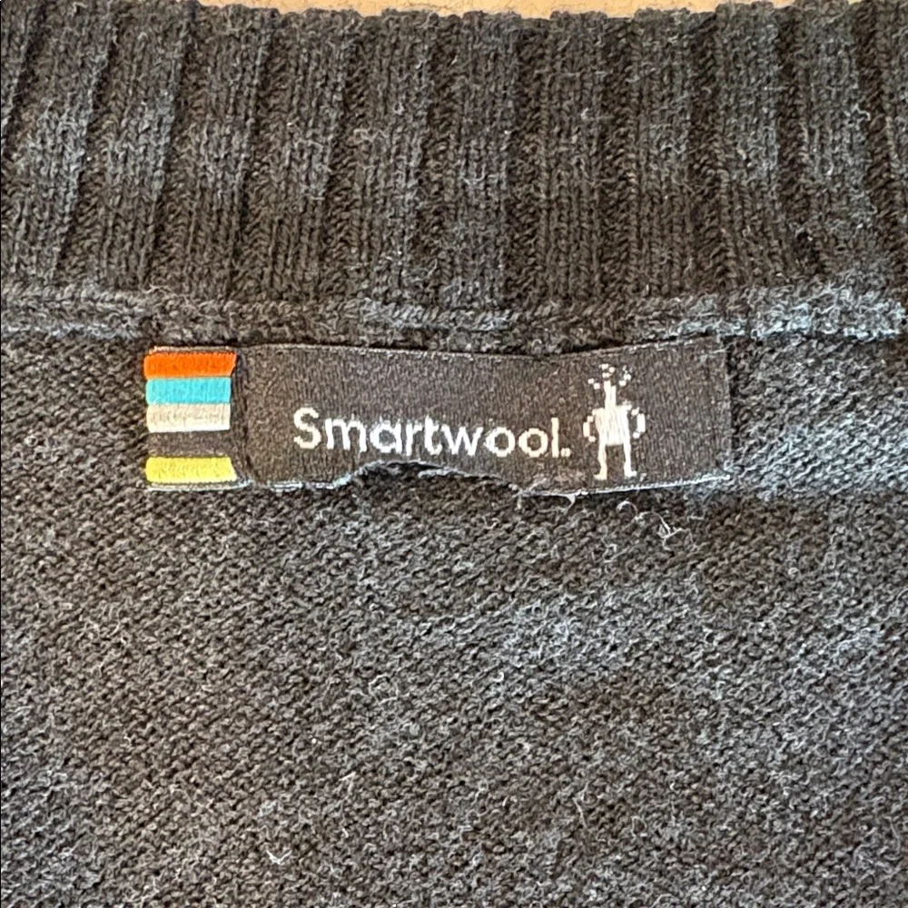 Men’s Smartwool V neck sweater. - Picture 2 of 13